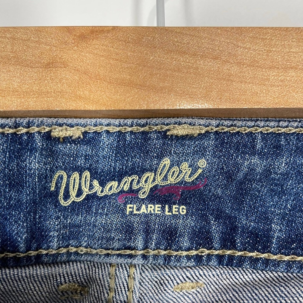 Wrangler Flare Leg Jeans 11/12 x 36 Mid Rise Medium Wash Denim Western Cowgirl‎ - Picture 8 of 9